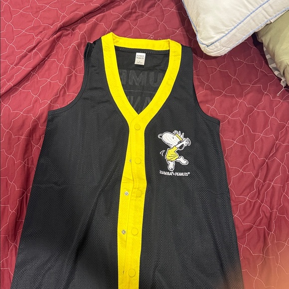 Zumba Fitness Yellow and Black Peanuts T-Shirt
35 - Picture 3 of 4